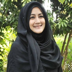 Uje Tiada, Pipik Absen Pergi ke Palestina