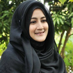 Ditinggal Uje, Pipik Tak Kepikiran Nikah Lagi