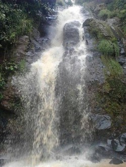 Dekat Tebing Karaton, Ada Air Terjun Pemberi Kesuburan