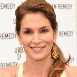 Cindy Crawford Larang Putrinya Bergaul dengan Kendall dan Kylie Jenner