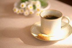 Mau Ngopi Jam 7 Pagi? Datang Saja ke Gerai Kopi ini!