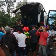 Sebagian Korban Laka Bus Akas Vs Dump Truk Masih Jalani Operasi