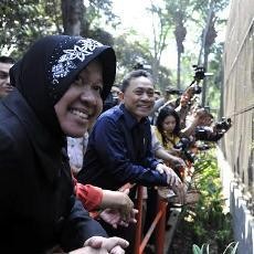 Wujudkan Surabaya Bebas Banjir, Risma Ajak Pelajar Peduli Lingkungan