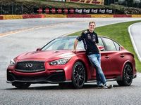Vettel Pamerkan Mobil Spesial Infiniti