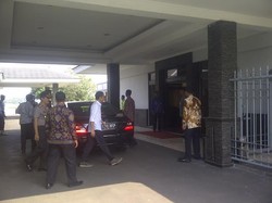 Dari Bandara Halim, Jokowi Terbang ke Bali Bersama Surya Paloh