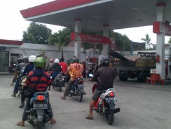 Anggota DPR Minta SBY Naikkan Harga BBM Subsidi Sekarang Juga