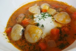 Resep Sup: Canadian Style Clam Chowder with Chive Cream