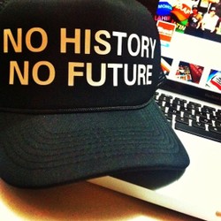 Dari Snapback Hingga Jaring, Topi Favorit Anak Muda