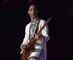 Prince Akan Merilis Dua Album Terbaru Sekaligus