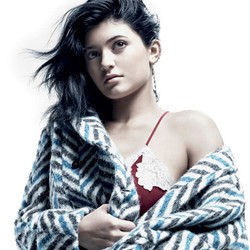 Pose Seksi Kylie Jenner untuk Pemotretan Majalah