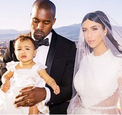 Foto: Tampil Kembar dengan Anak ala Kim Kardashian dan North West