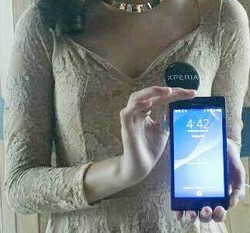 Ponsel Selfie Sony Dihargai Rp 3,8 Juta