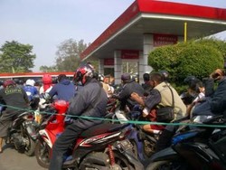 Antrean Masih Terjadi di SPBU Ujungberung Bandung