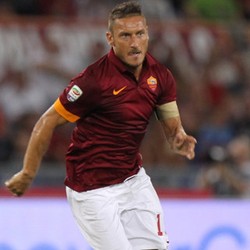 Selama Masih Enjoy, Totti Akan Terus Bermain