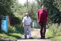 Jadi Pria Tertinggi di Dunia Karena Tumor, Stadnyk Akhirnya Meninggal