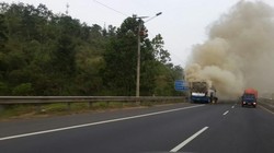 Bus Tujuan Bandung Terbakar di Tol Cipularang, Penumpang Berhamburan