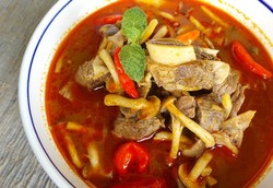 Resep Daging: Tom Yum Iga Sapi