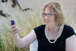 Berkat Asuransi, Ayah 4 Anak Ini Merasa Berhasil Jadi Wanita Sejati