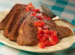 Si Kecil Bosan Roti? Coba Bikin French Toast dengan Susu Cokelat yang Enak Ini