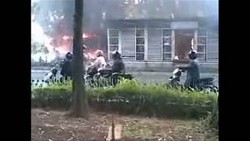 Video Amatir Detik-detik Bus Transjakarta Terbakar