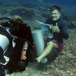 Ini Foto-foto Serunya Liburan David Hasselhoff di Bali dan Lombok