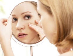 Trik Make-up untuk Menutupi Jerawat