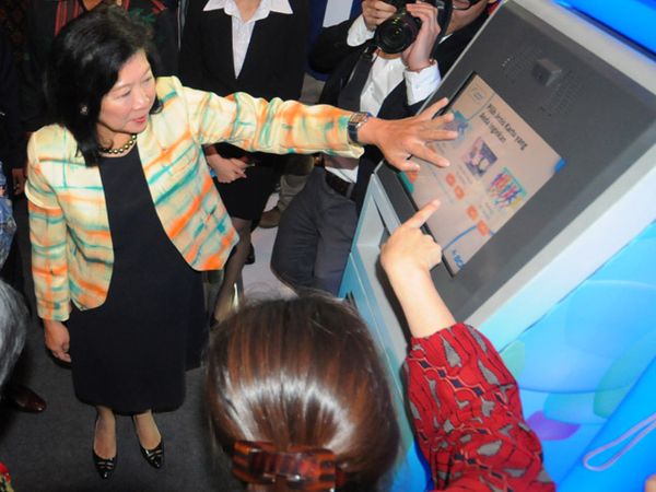 Menparekraf Tinjau Indonesia Banking Expo 2014