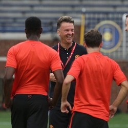 Scholes: Pemain MU Harus Yakin pada Taktik Van Gaal