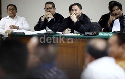 Ke Ajudan Nazar, Anas Tanya Soal Bungkusan ke Marzuki