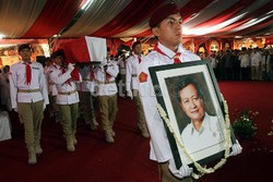 Sopir Pribadi Suhardi: Bapak Ngga Pernah Marah dan Sering Ngobrol Asyik