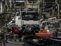 Mengelilingi Rahimnya Truk Fuso di Jepang