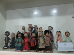 Melihat Boneka Unyil Asli di Museum Wayang