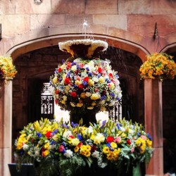 Ajaib! Telur Bisa Ditaruh di Atas Air Mancur di Spanyol