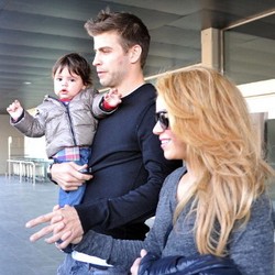 Pique dan Shakira Menantikan Anak Kedua