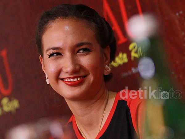 Nadine Chandrawinata di Jumpa Pers Film Erau Kota Raja