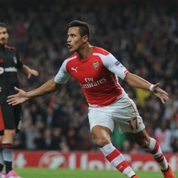 Sanchez Diharapkan Bisa Seperti Tevez dan Aguero