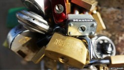 Gembok Cinta Venesia Diberantas