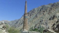 Menara 800 Tahun di Afghanistan Ini Terancam Roboh