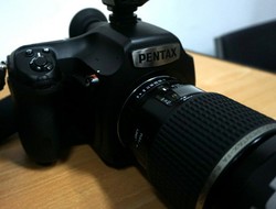 Pentax Rilis Penerus Kamera Sensor Ekstra Besar, Harganya?