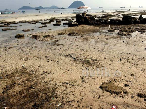 Pesona Pantai Pasir Putih Lampung