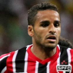 Barca Tuntaskan Transfer Douglas dari Sao Paulo