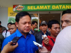 Aneka Momen Bima Arya Tutup Giant Ekstra yang tak Berizin dan Bikin Macet