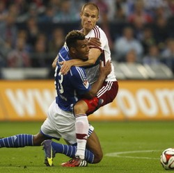 Memantapkan Pola Tiga Bek ala Pep Guardiola