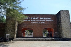 Dari Jauh Mirip Bukit, Ternyata Area ini Benteng Tersembunyi di Cilacap