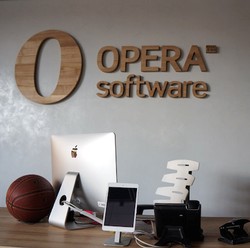 Opera Dijejali 100 juta Pengguna Android