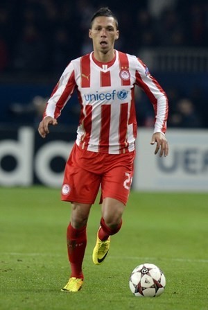 Roma Rekrut Bek Kiri Olympiakos