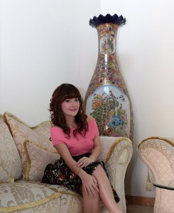 Guci Termahal dari Tiongkok Ada di Rumah Irma Darmawangsa