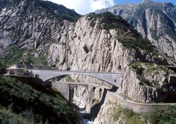 Fakta & Legenda Jembatan Iblis di Swiss