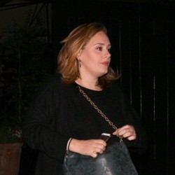 Bocor di Internet, Ini Dua Lagu Lawas Adele yang Tak Jadi Rilis