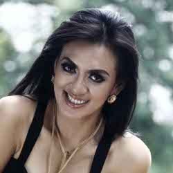 Yeyen Lidya Sibuk Mengajar Akting